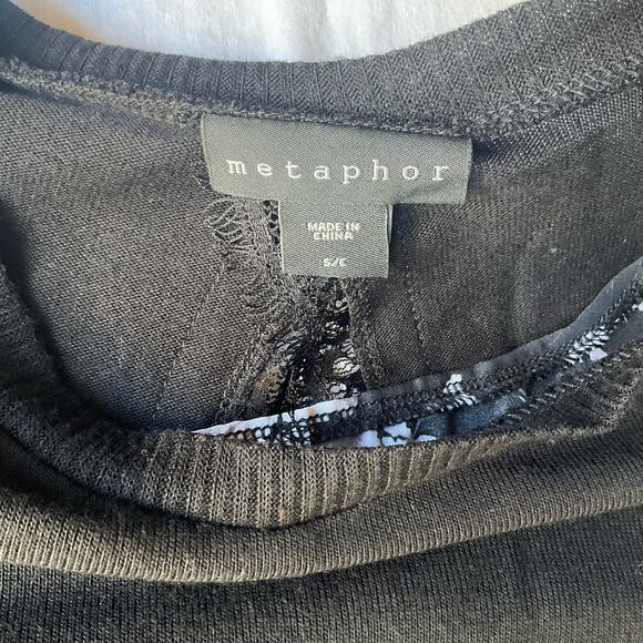 Metaphor Women’s Long Sleeve Screw Neck Blouse size S, Black White,Floral Detail - Picture 7 of 8